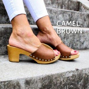 Camel brown leather clogs (BRAND NEW)